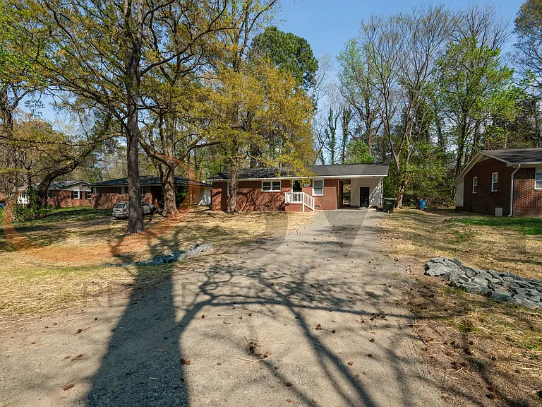 2911 Beechwood Dr — Photo 15