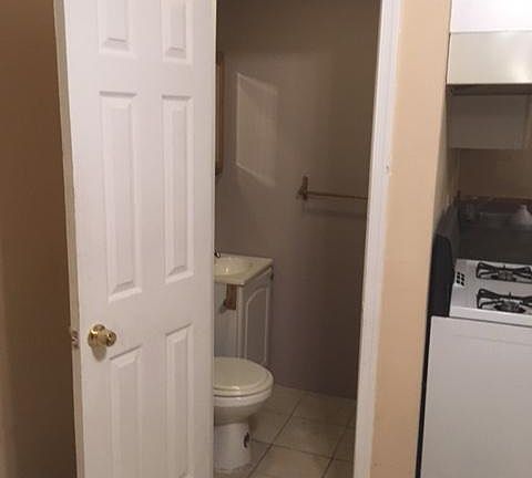 1/2 Bath