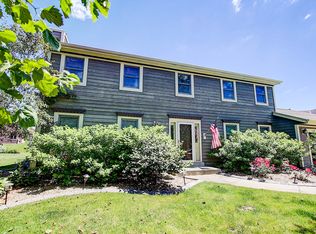 208 Whitetail Ct, Pewaukee, WI 53072