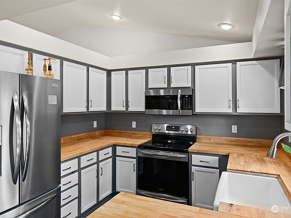 5th image of 24214 32nd Avenue Ct E