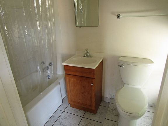 5th image of 429 North St