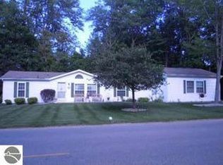 508 Victoria Ln, Tawas City, MI 48763