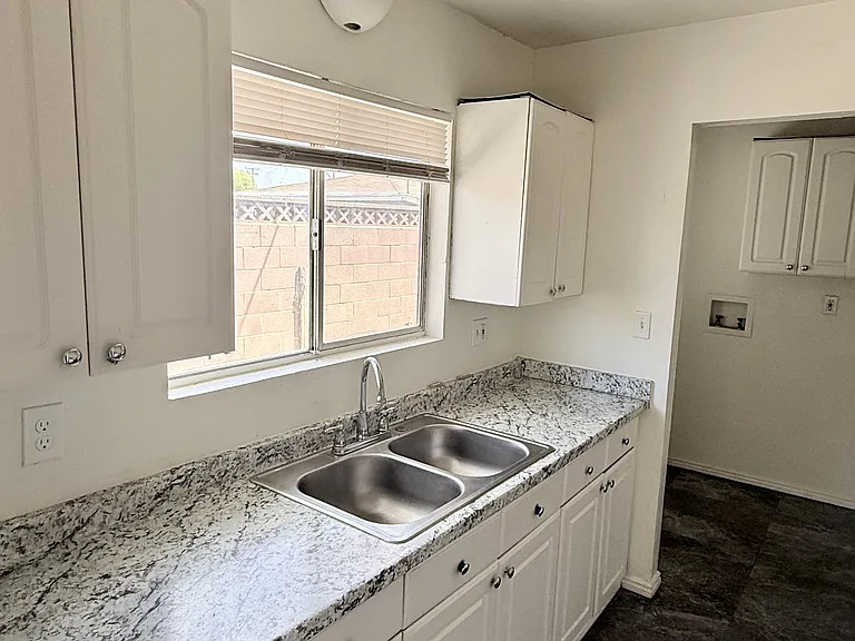 24460 Myers Ave — Photo 12