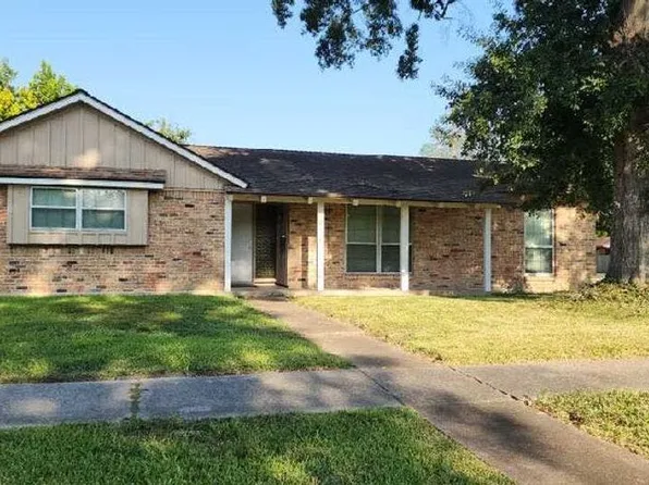 2212 Peach Ln, Pasadena, TX 77502