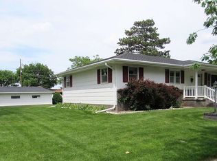 2920 9th St, Columbus, NE 68601
