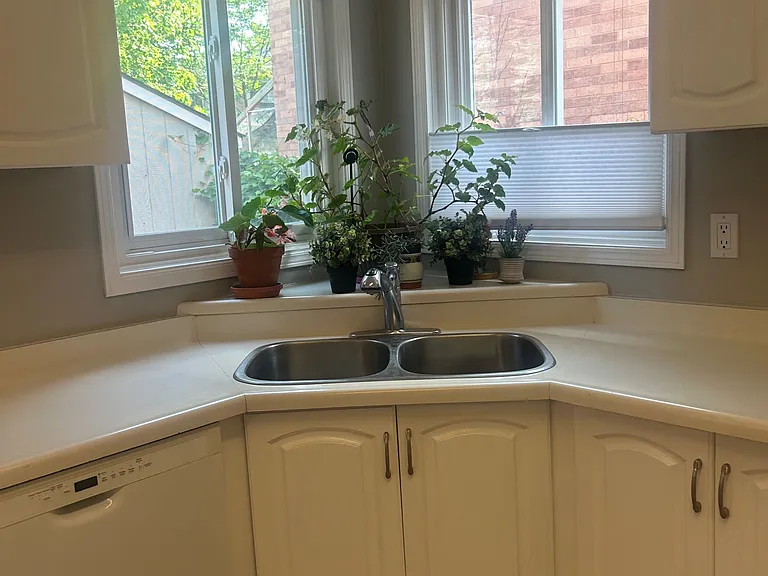 451 Traviss Dr — Photo 13