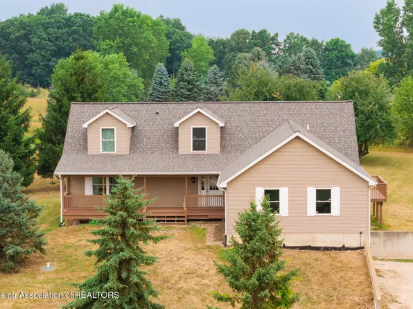 5795 E Centerline Rd, Saint Johns, MI 48879