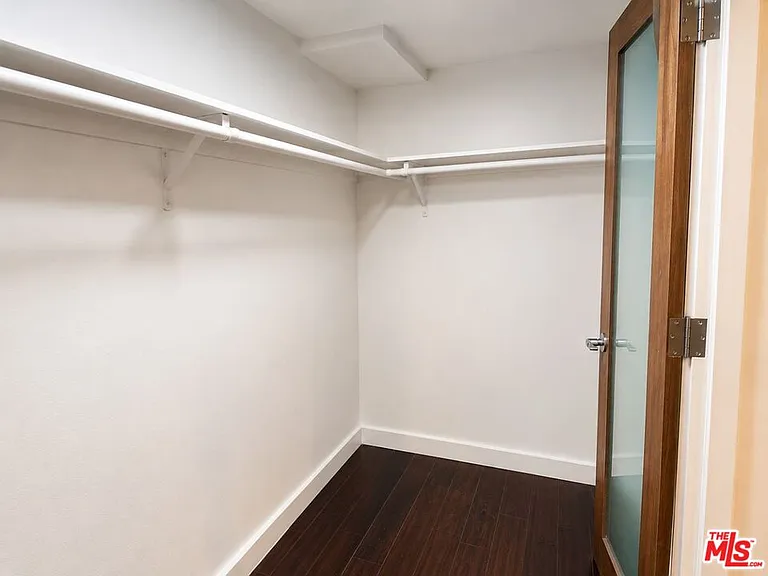 1525 N Hayworth Ave #107 — Photo 23