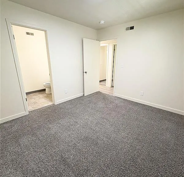 Country Crossing Apartments — Photo 25