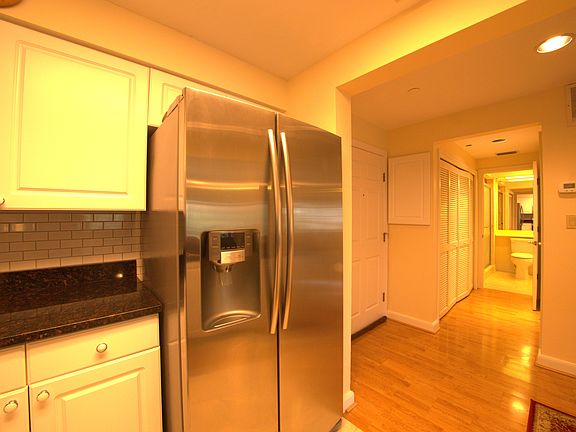 3rd image of 3731 Sarasota Square Blvd APT 211
