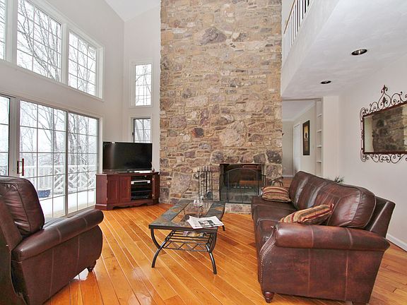 4th image of 5724 Equestrian Dr