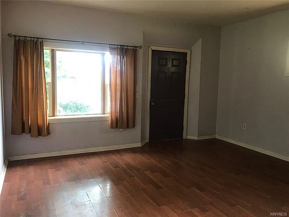 5th image of 114 Tremont St
