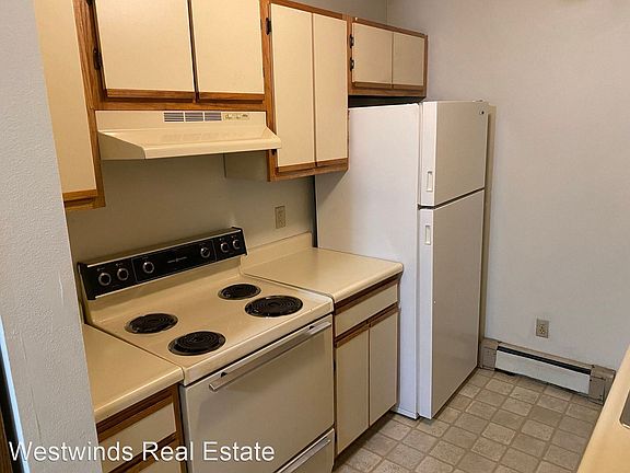 5th image of 624 S Gilbert St #10
