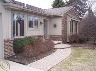 2283 Highsplint Dr, Rochester Hills, MI 48307