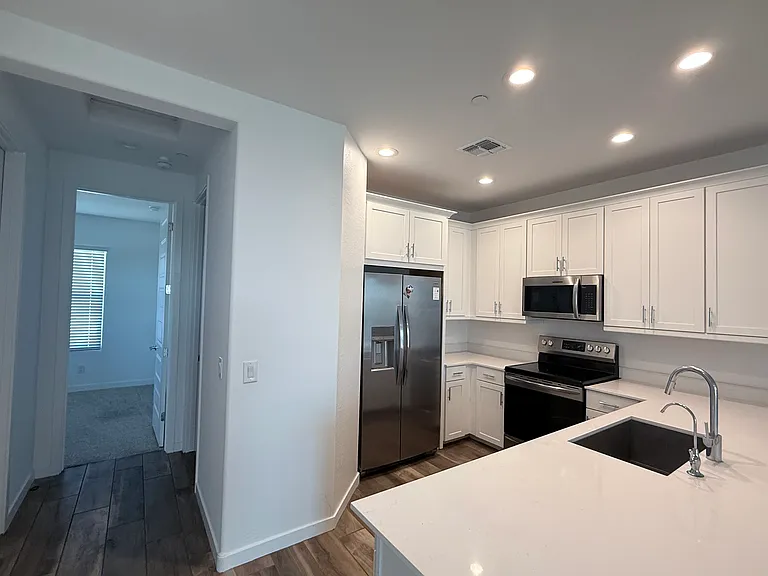 S Hawk Ln — Photo 11