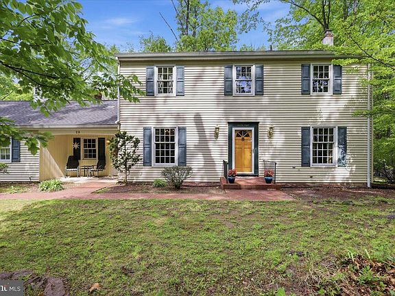 3rd image of 28 Forest Ln