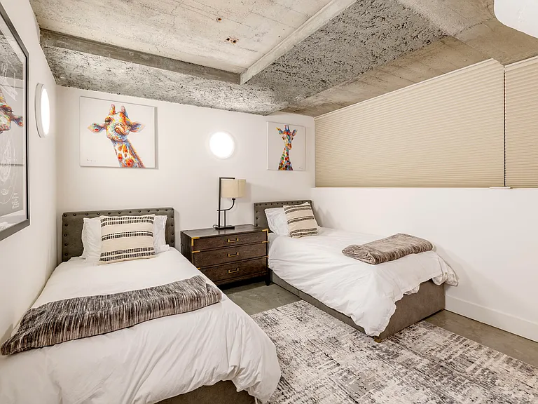 300 Beale St #304 — Photo 16