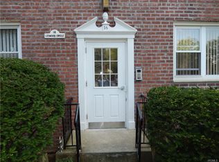 16 Leewood Cir APT 1R, Eastchester, NY 10709