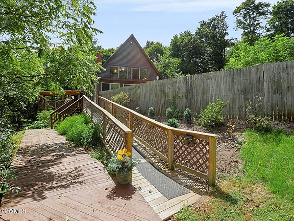 3rd image of 10519 River Rd
