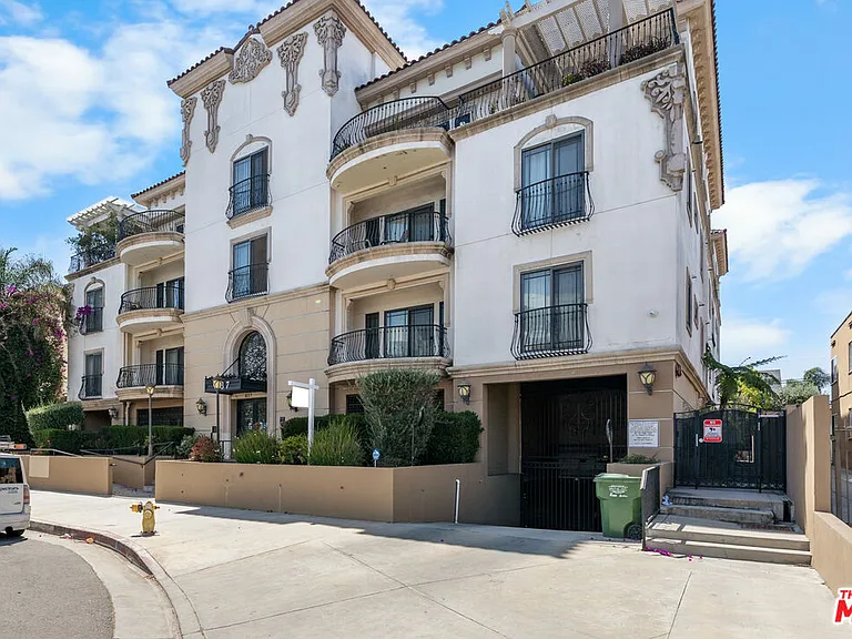 837 Crenshaw Blvd #301 — Photo 4