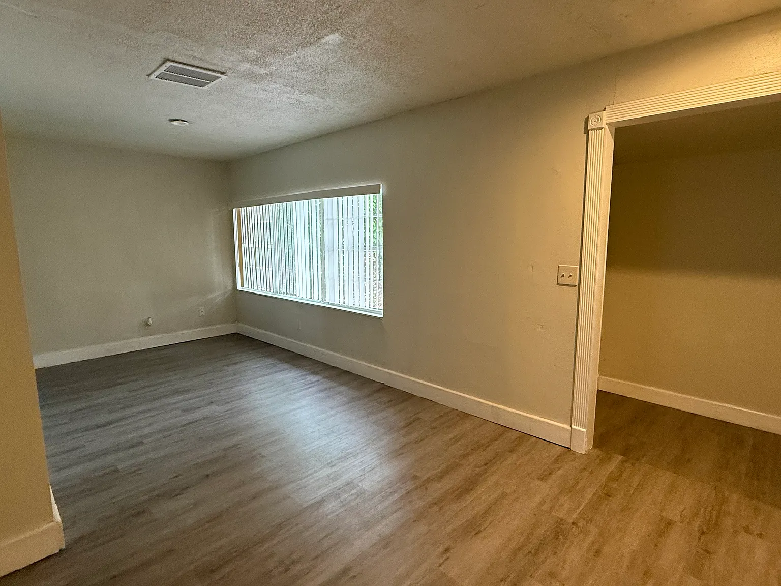 2 bed, 1200 sqft, $1,400 — Photo 3