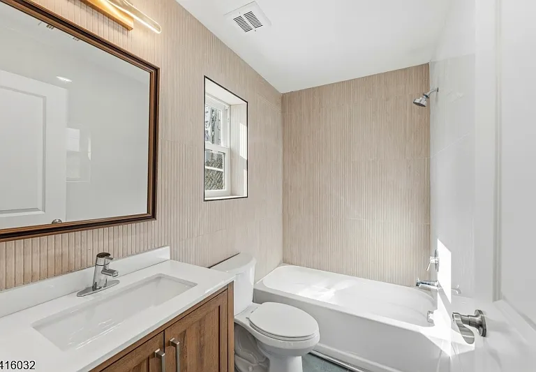 106 Columbia Ave — Photo 5