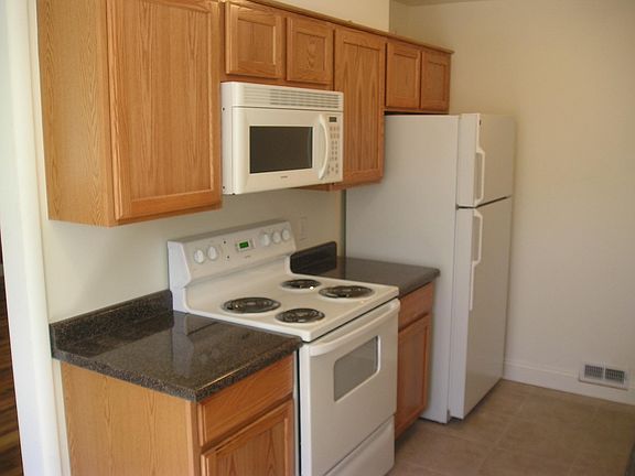 3rd image of 754 N Colorado St