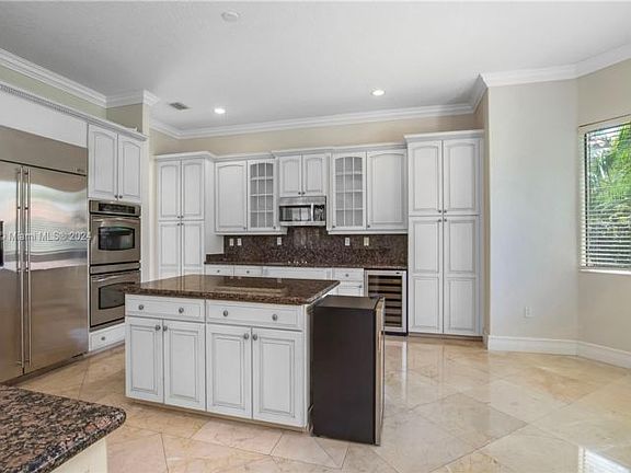 5th image of 19520 SW 79th Pl