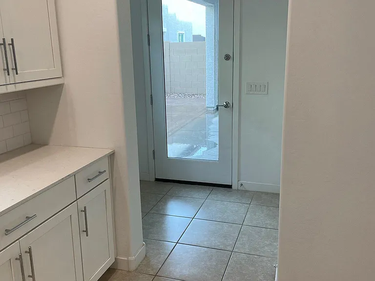 1090 E Marlin Dr — Photo 11
