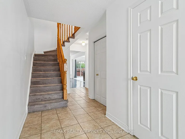 1385 Costigan Rd — Photo 6