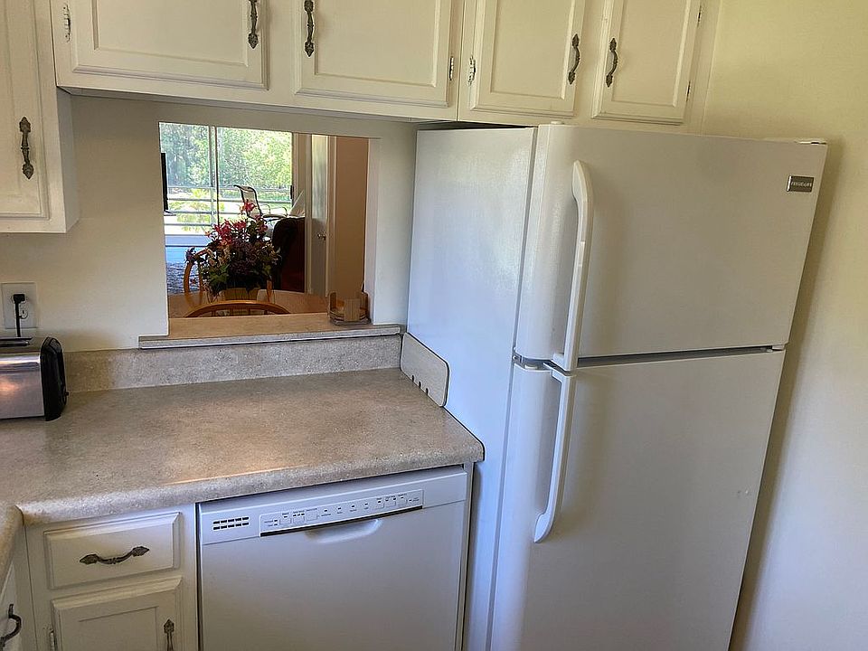 1st image of 21 Pine Arbor Ln APT 207