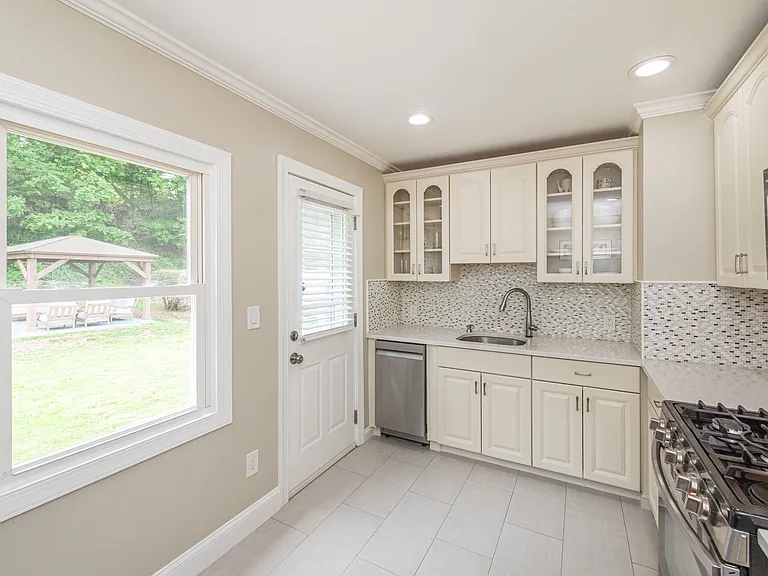 167 Beverly Hill Rd — Photo 8