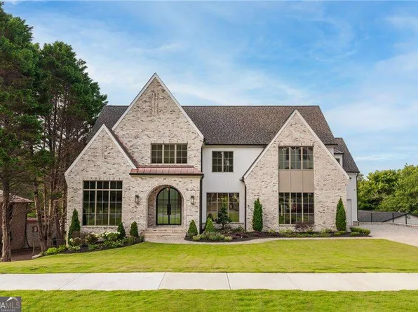 228 Thomas Cir, Roswell, GA 30075