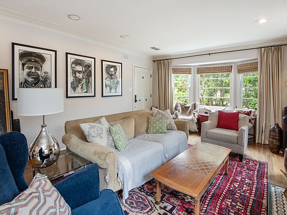 5th image of 362 Westbourne Dr