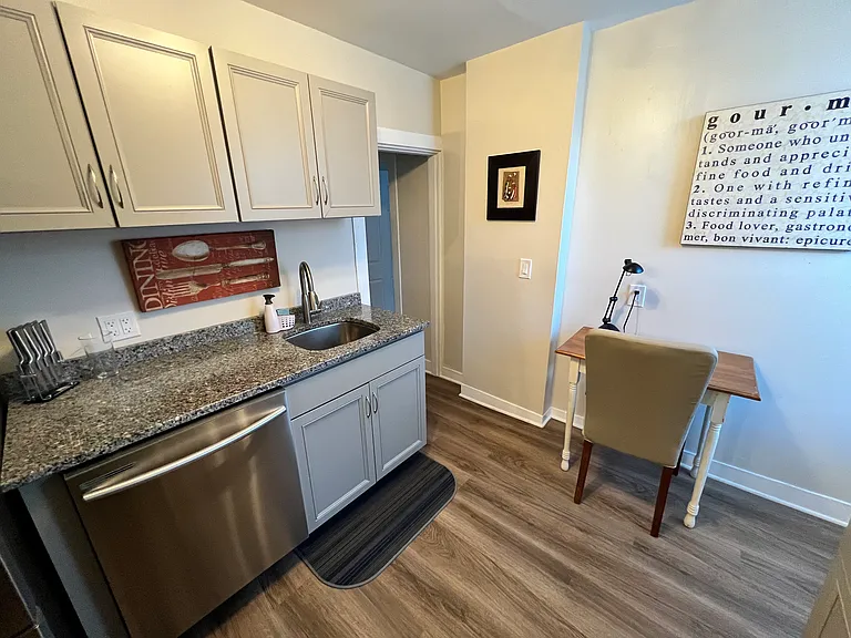 271 Spring St #6 — Photo 11
