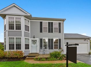 135 Eisenhower Dr, Oswego, IL 60543