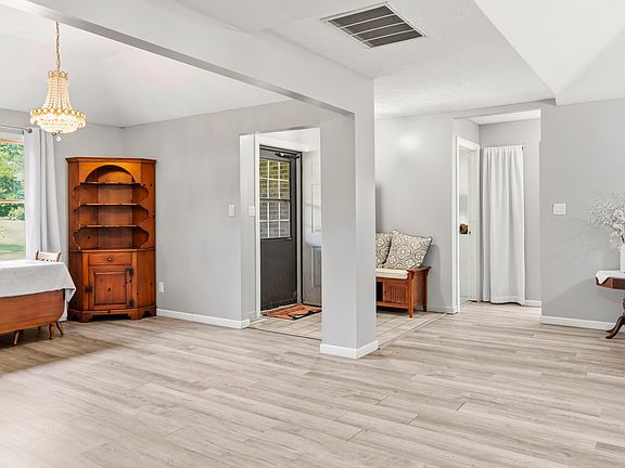 5th image of 4231 E Lakeview Dr