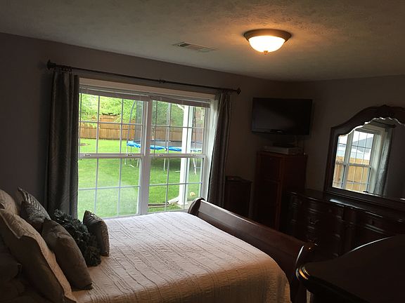 5th image of 5609 Valley Creek Dr