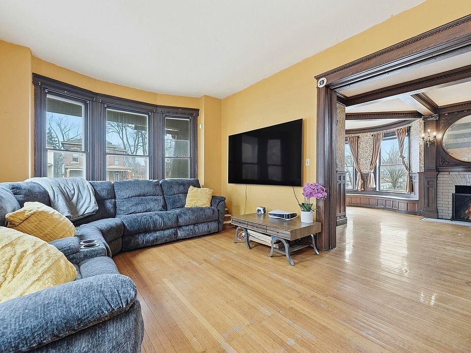 7th image of this home