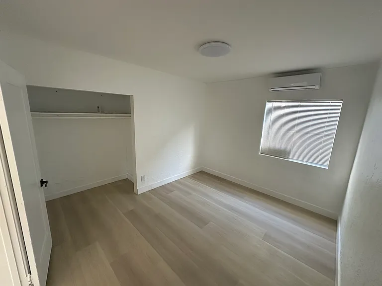 1182 N Kingsley Dr #1/2 — Photo 6