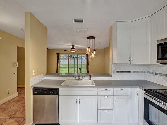 5th image of 20886 NW 3rd Court