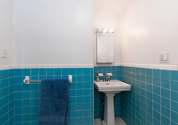 Sold by Compass | media 19