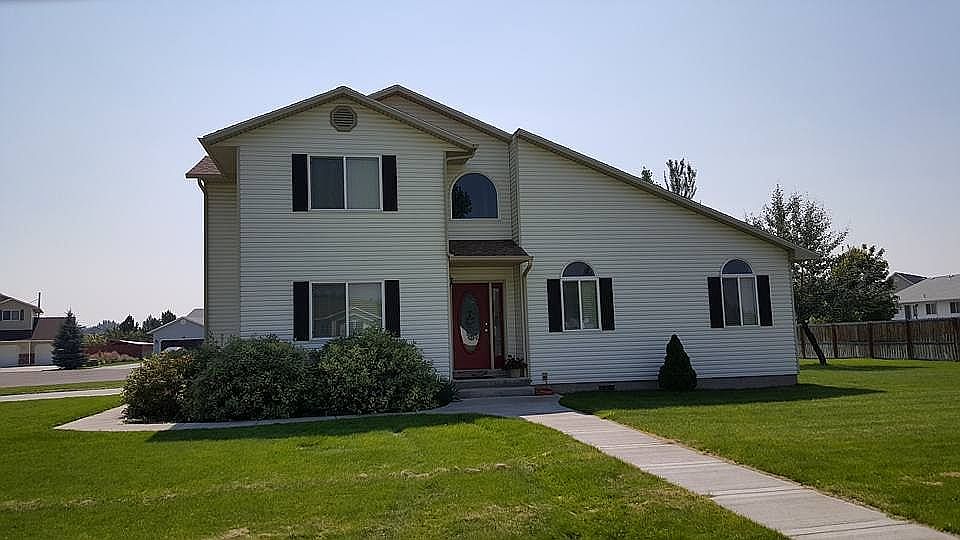 1st image of 4172 Willow Canyon Dr