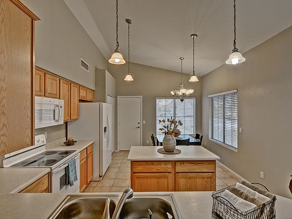 3rd image of 14824 W Parkwood Dr