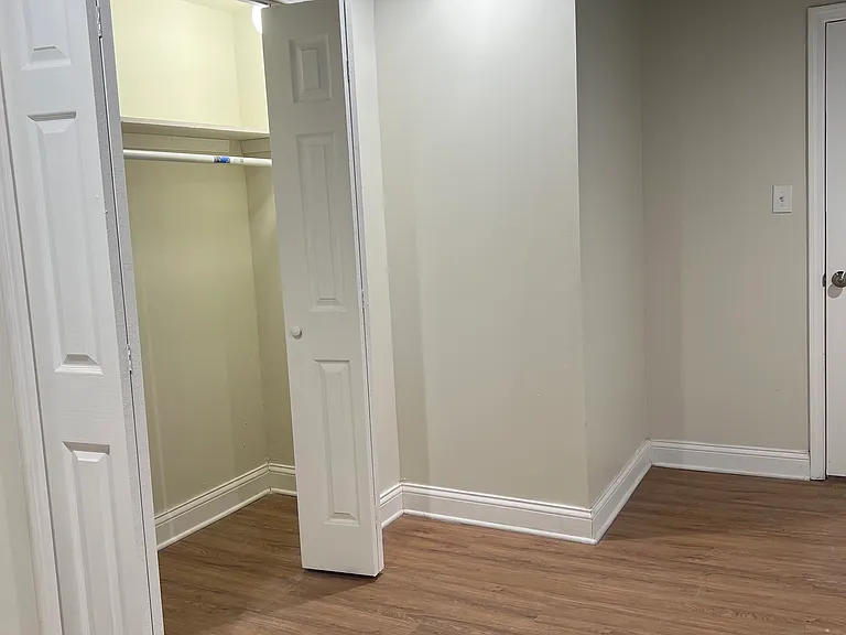 6111 S Champlain Ave #BASEMENT — Photo 8