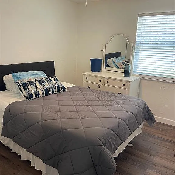 5242 Riverside Dr — Photo 9