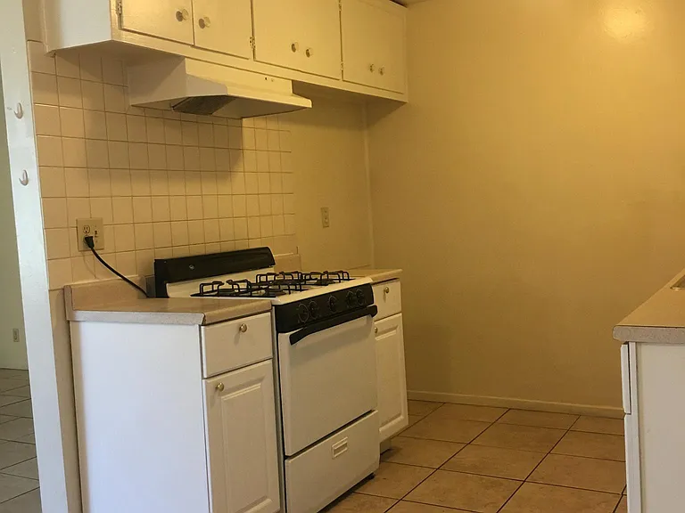 406 Tyler Way #C — Photo 6