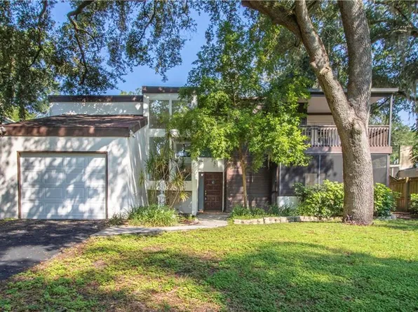 8104 N River Shore Dr, Tampa, FL 33604