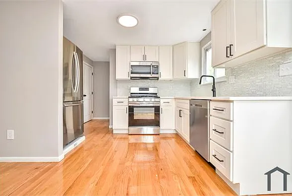 383 Pearl St — Photo 7