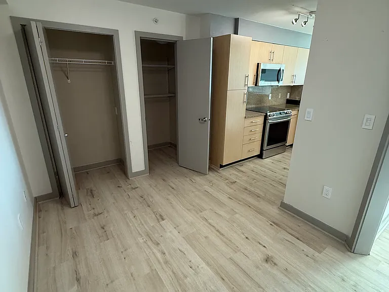1100 106th Ave NE #307 — Photo 6